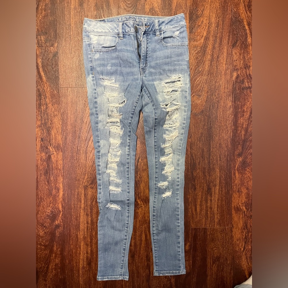 american eagle blue ripped skinny jeans!!
